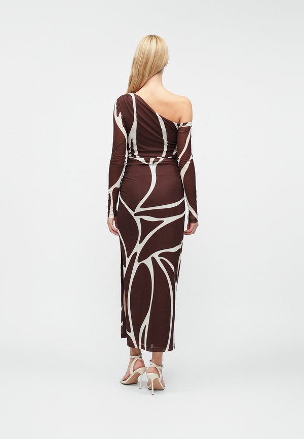 Forever New GEMMA TIPPED SHOULDER DRESS