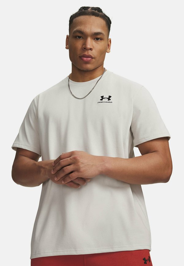 Under Armour S UA LOGO EMBROIDERED HEAVYWEIGHT SHORT SLEEVE - Print T-shirt - summit white