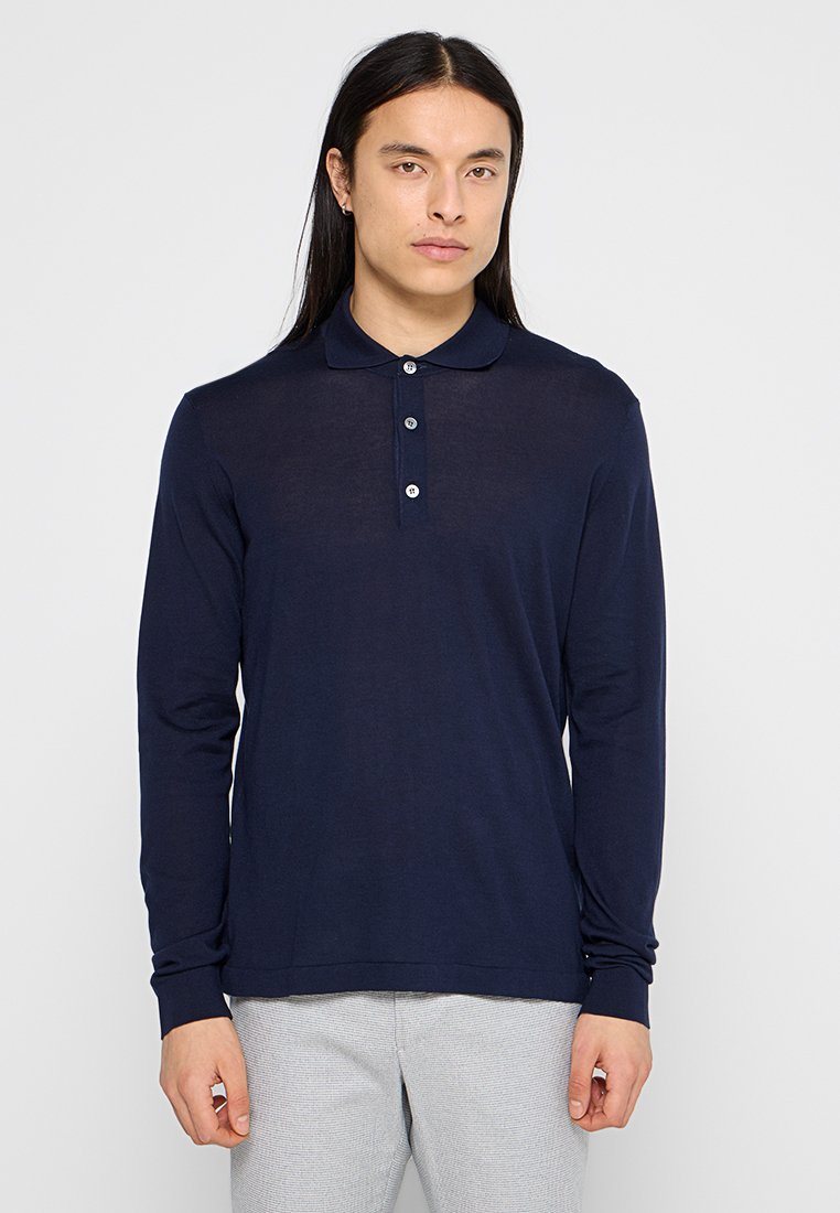 Hackett London