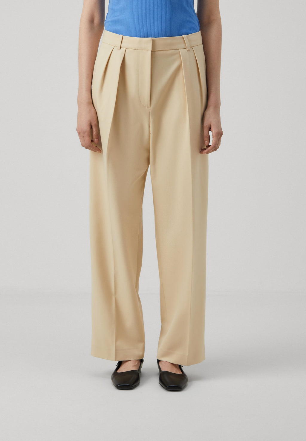 CORE RELAXED STRAIGHT Media 3