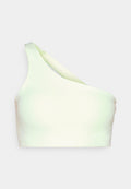 Ein schulterfreies Crop-Top aus glattem, leichtem Stoff in einem hellen mintgrünen Farbton mit minimalen Nähten und enger Passform.