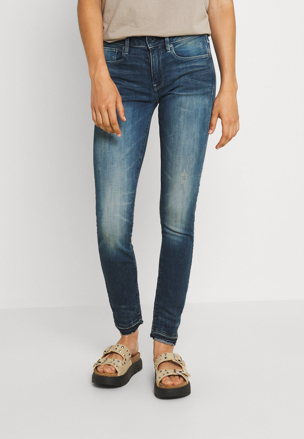 3301 MID SKINNY ANKLE Media 3
