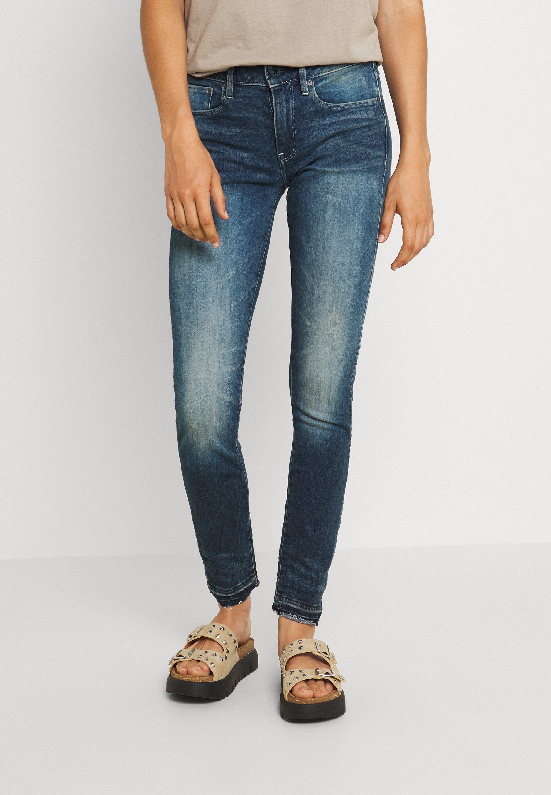 3301 MID SKINNY ANKLE Media 3