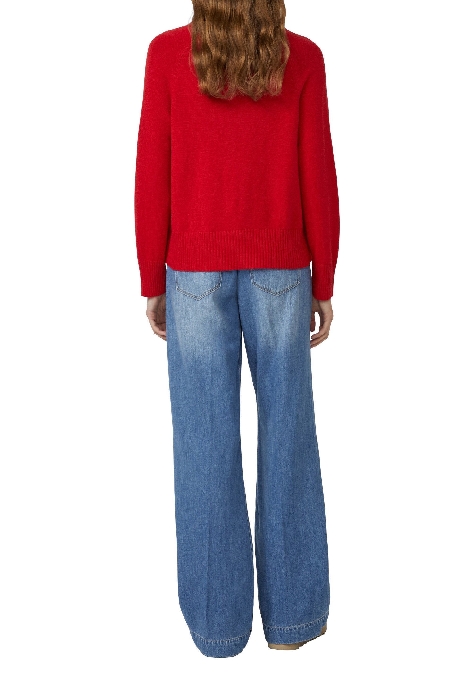 PULLOVER Media 6