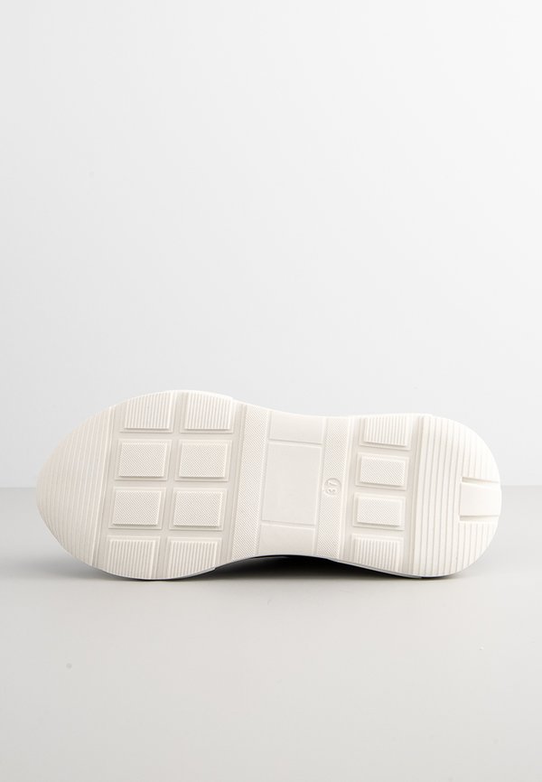 Steve Madden CALICE