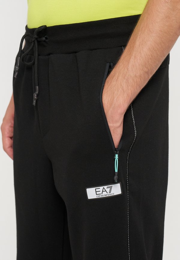 EA7 Emporio Armani