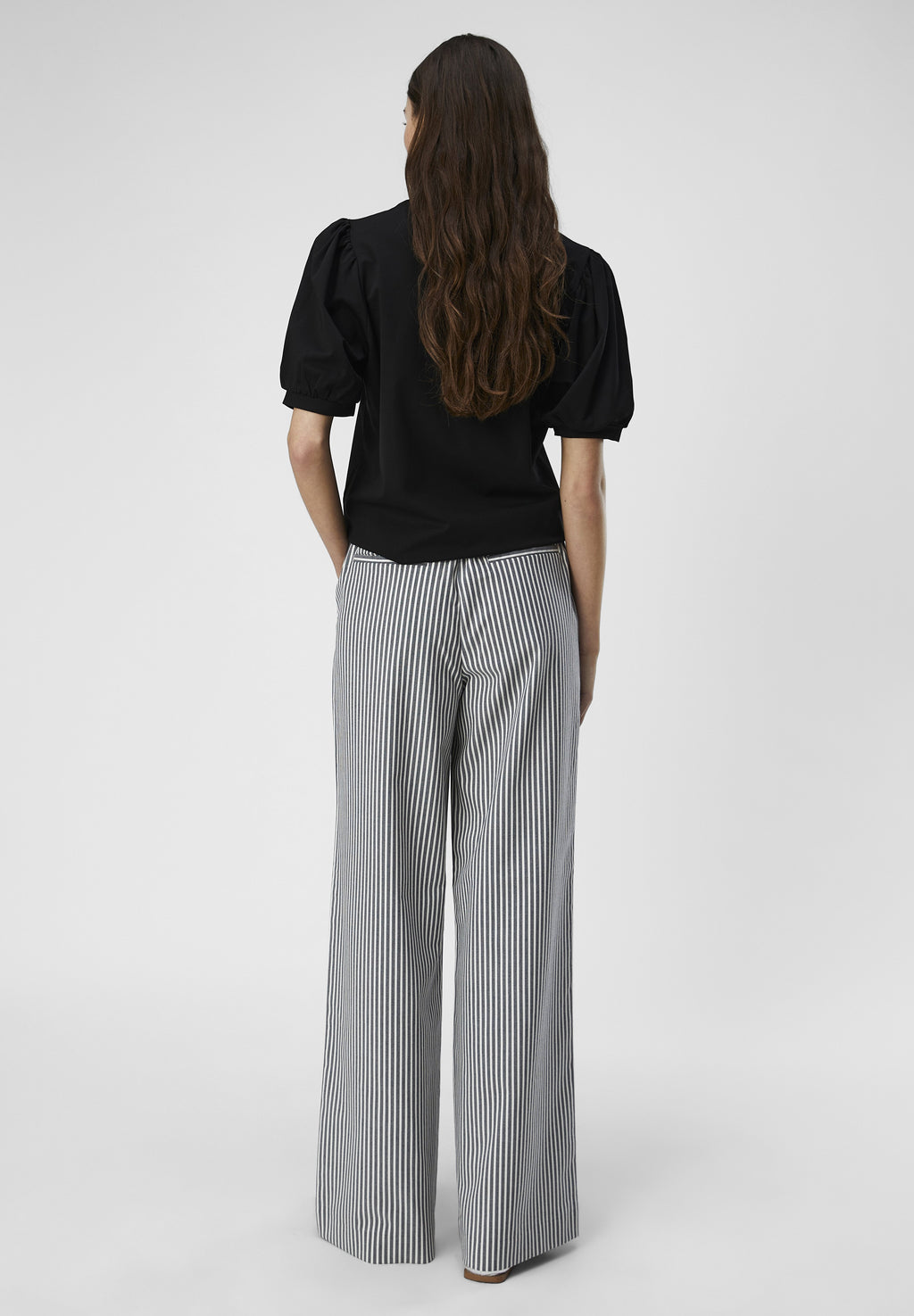 Object V-neck