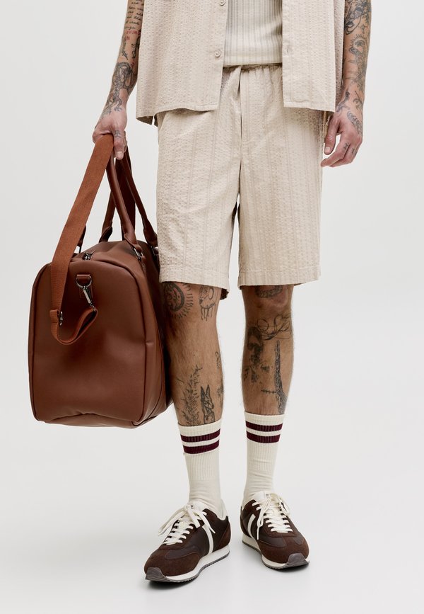 Jack & Jones JPSTJAIDEN TYSON JOGGER - Shorts - string