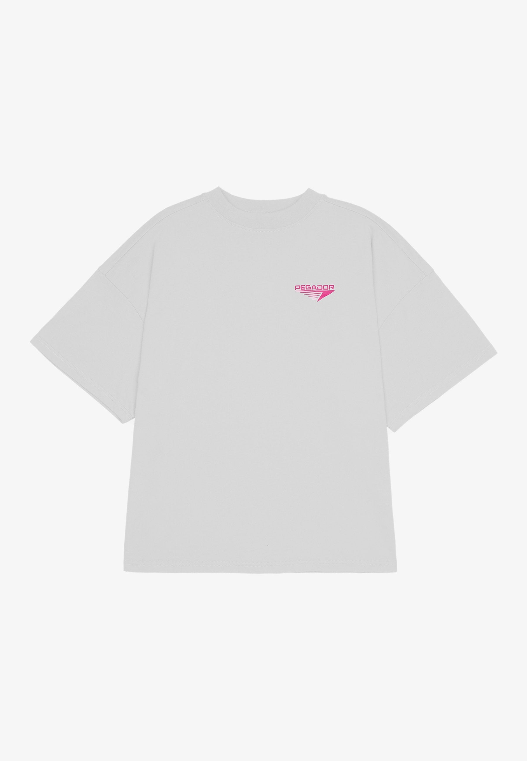 Hellgraues, übergroßes T-Shirt mit kurzen Ärmeln und Rundhalsausschnitt. Auf der linken Seite befindet sich ein kleines pinkes "PEGADOR"-Logo. Weicher Stoff.