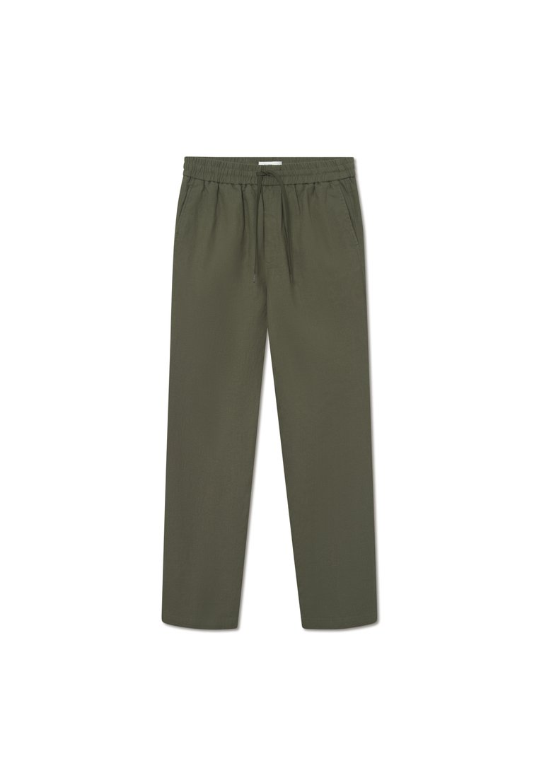 Olivgrüne Hose mit elastischem Bund, Kordelzug und seitlichen Taschen. Der Stoff hat eine glatte, leichte Textur.