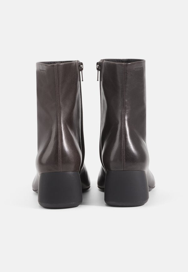 Vagabond LIVIA