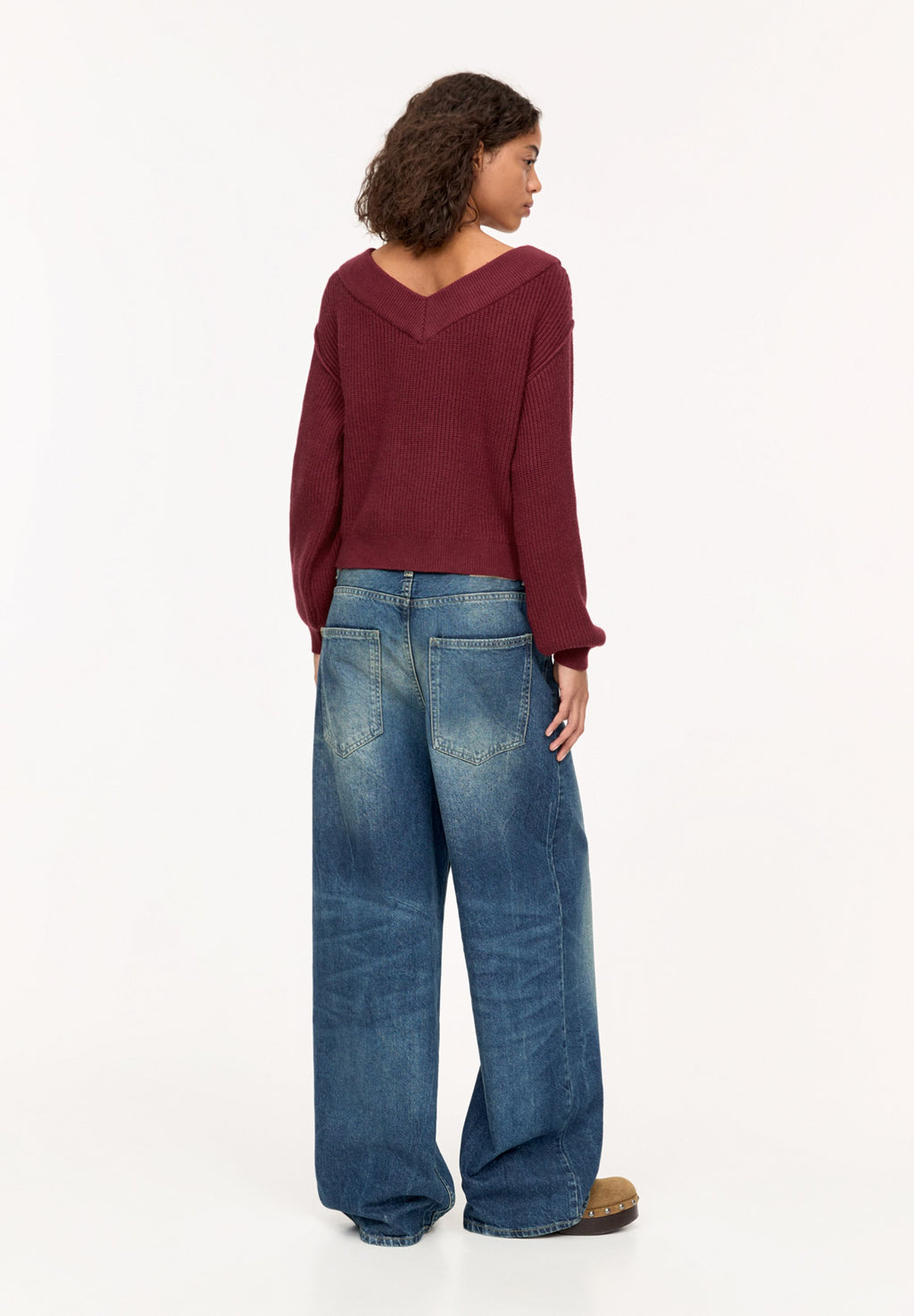 PULL&BEAR PURL WITH A V-NECKLINE