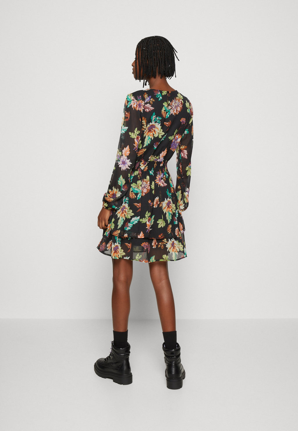 ONLJAMILA MINI DRESS Media 4