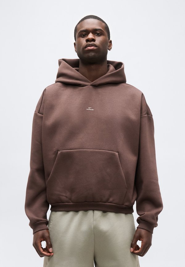 Nike Performance STANDARD ISSUE - Hoodie - baroque brown/pale ivory