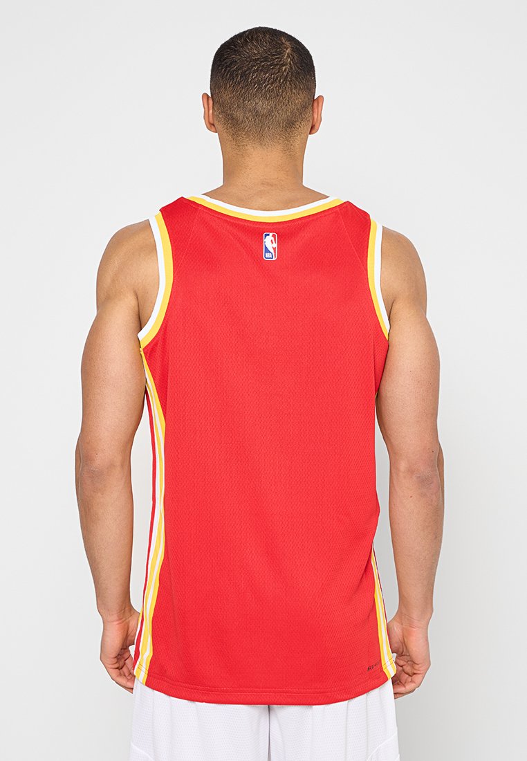 Nike Performance
