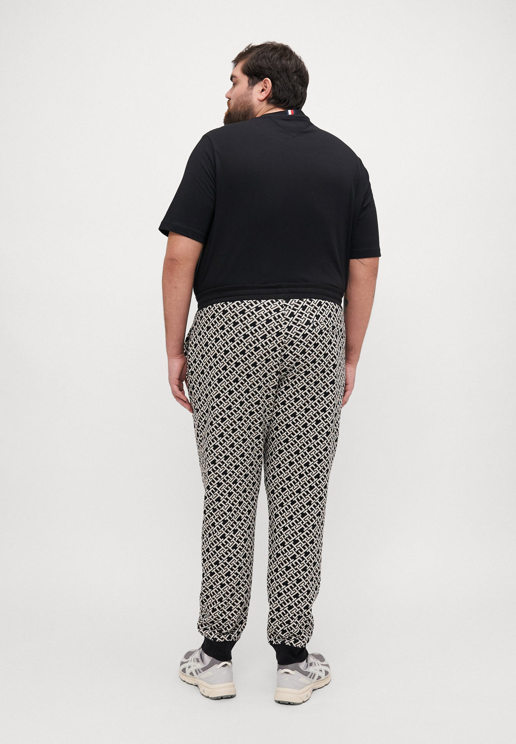 MONOGRAM UNISEX Media 4