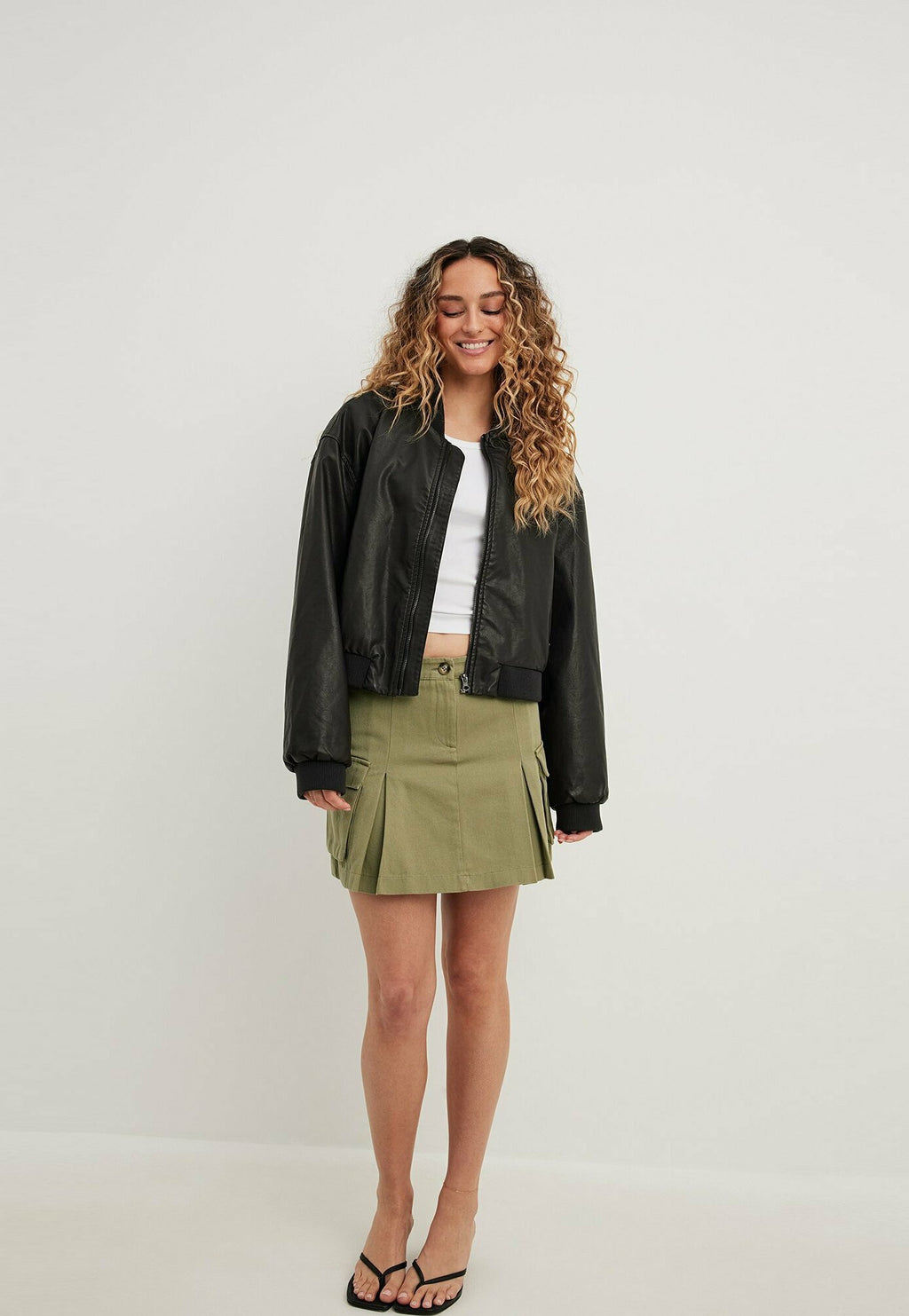 NA-KD MIT MITTLERER TAILLE