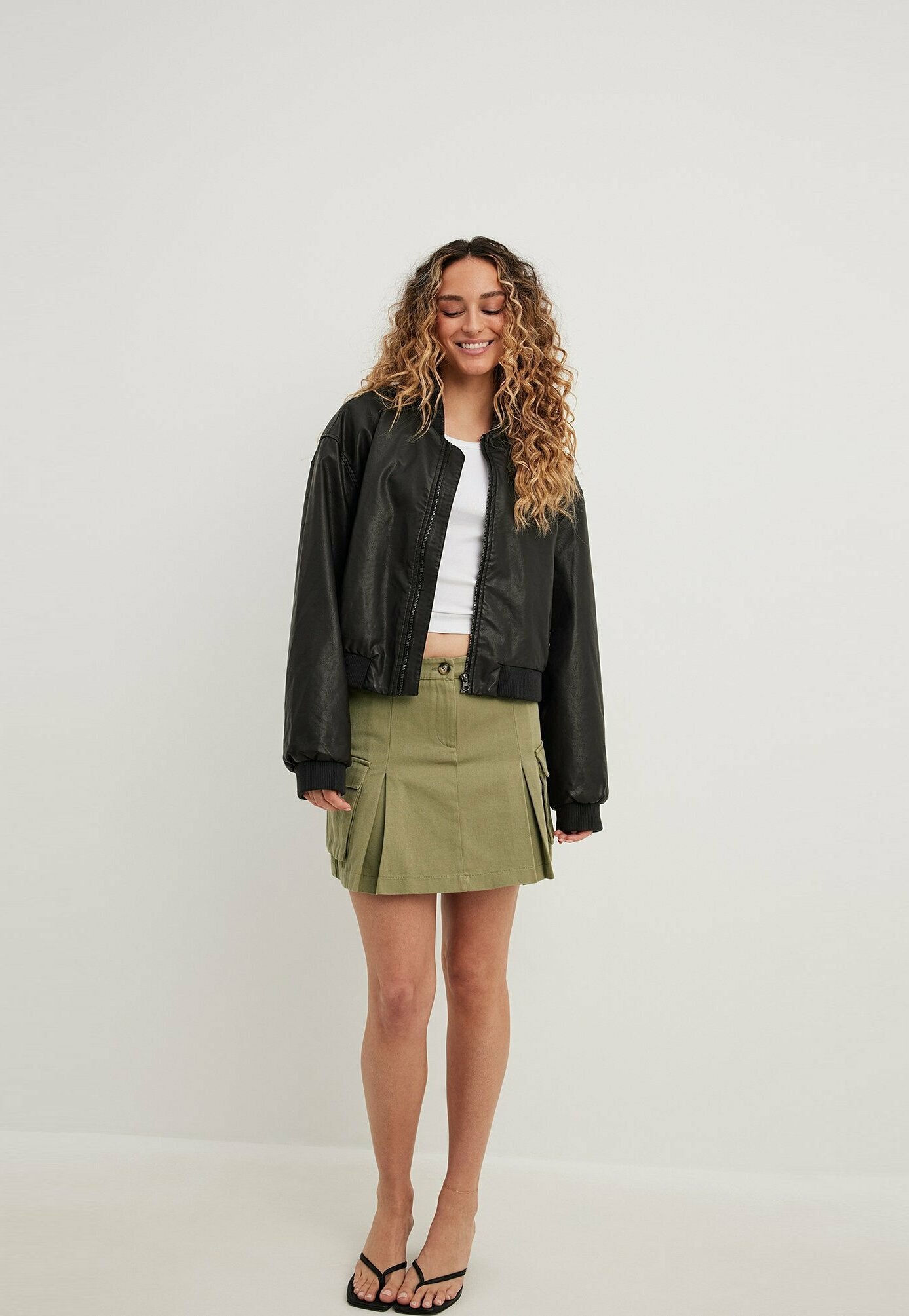 NA-KD MIT MITTLERER TAILLE