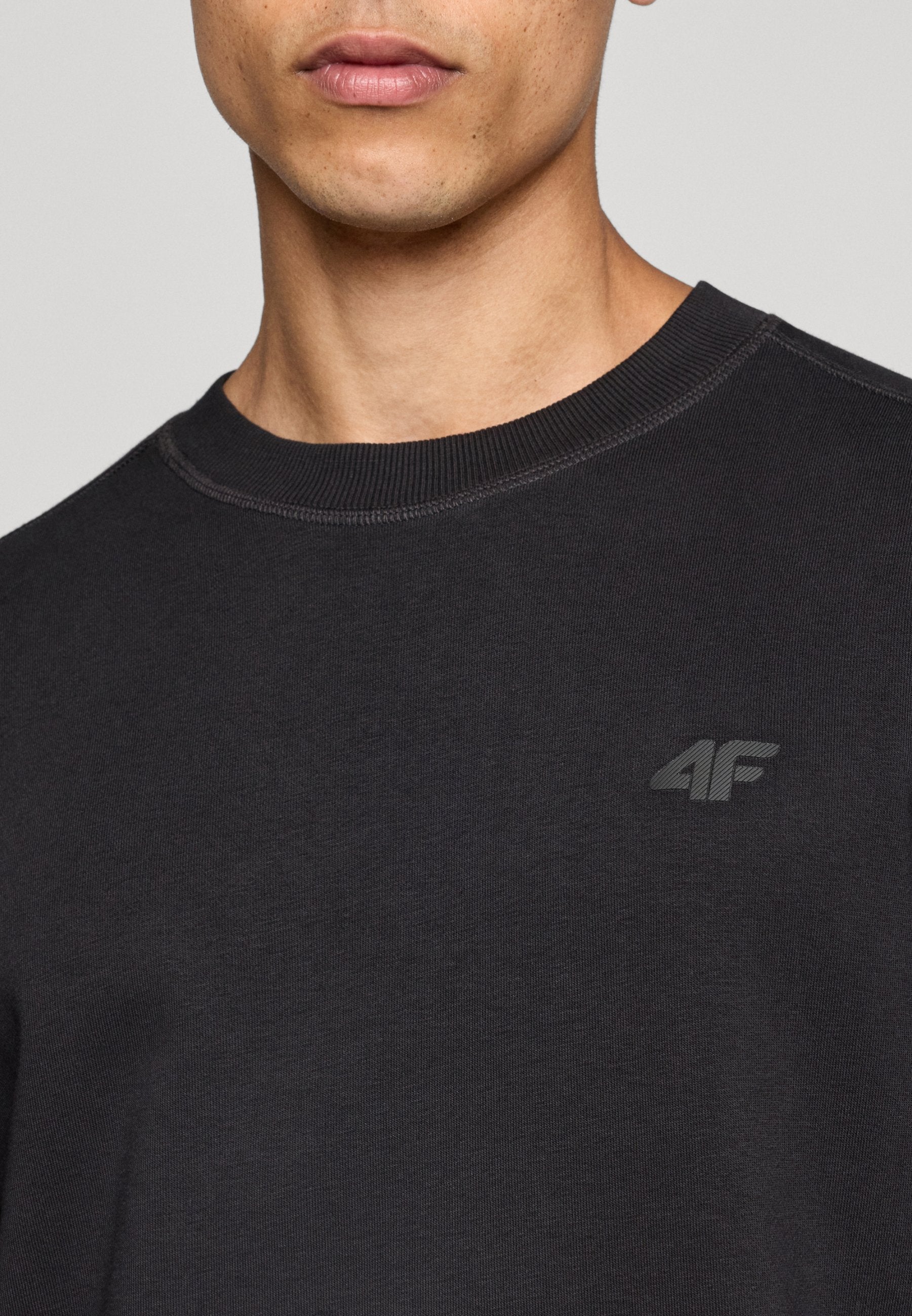 4F