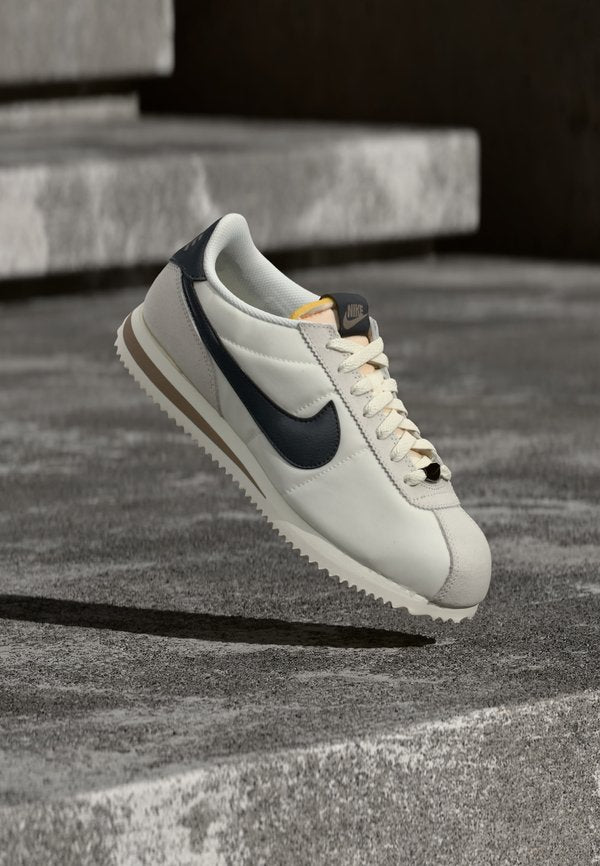 Nike Sportswear CORTEZ - Trainers - phantom/off noir/sail/brown/coconut milk/metallic silver-coloured