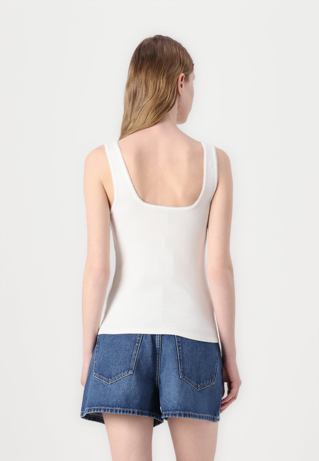 SLIM SQUARE TANK Media 4