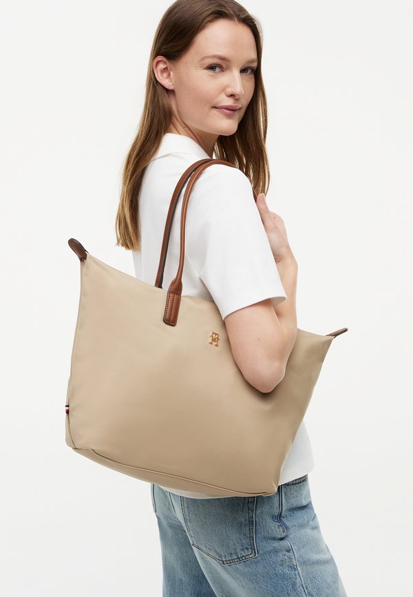 Tommy Hilfiger POPETTE TOTE - Tote bag - sandalwood