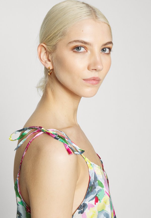 Vero Moda VMSIA SINGLET V NECK