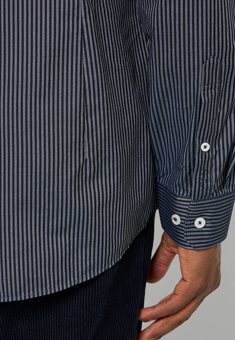 1927: SHIRT L/S Media 4