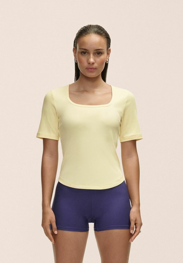Casall SCOOP TEE