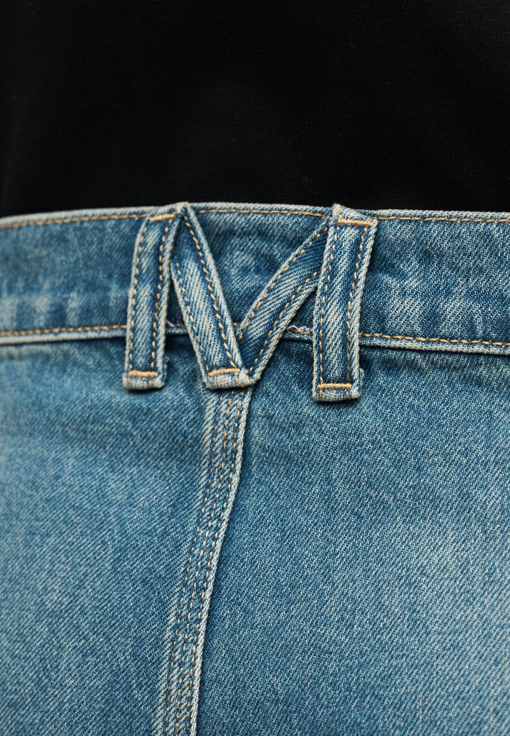 MOSCHINO