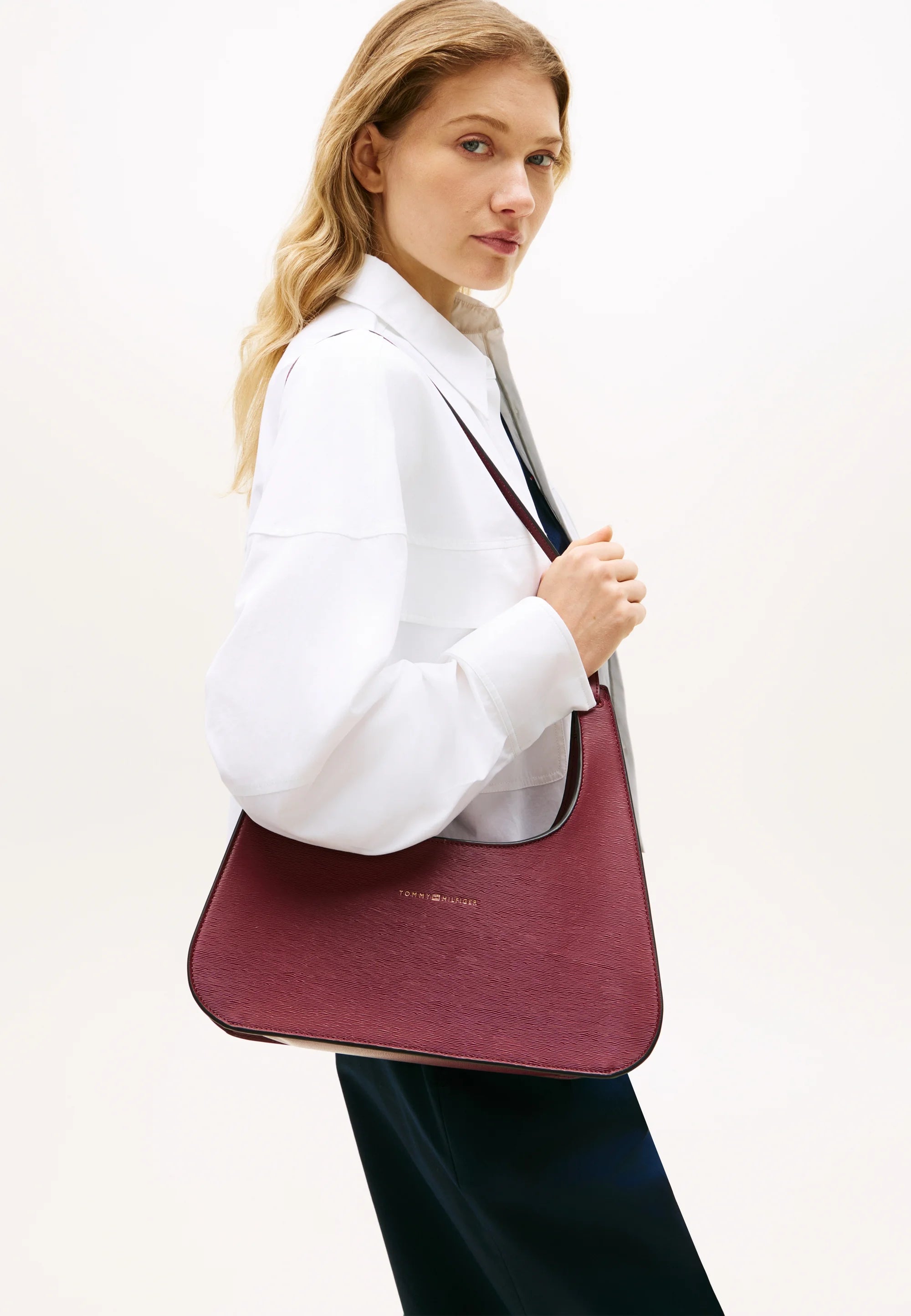 Tommy Hilfiger TH MODERN SHOULDER BAG - Handbag