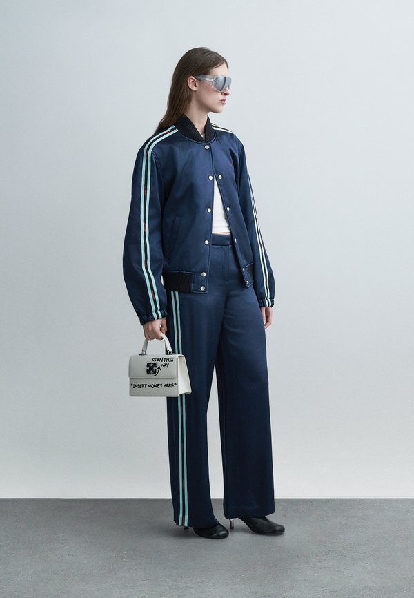 OFF-WHITE WIDE PANTS