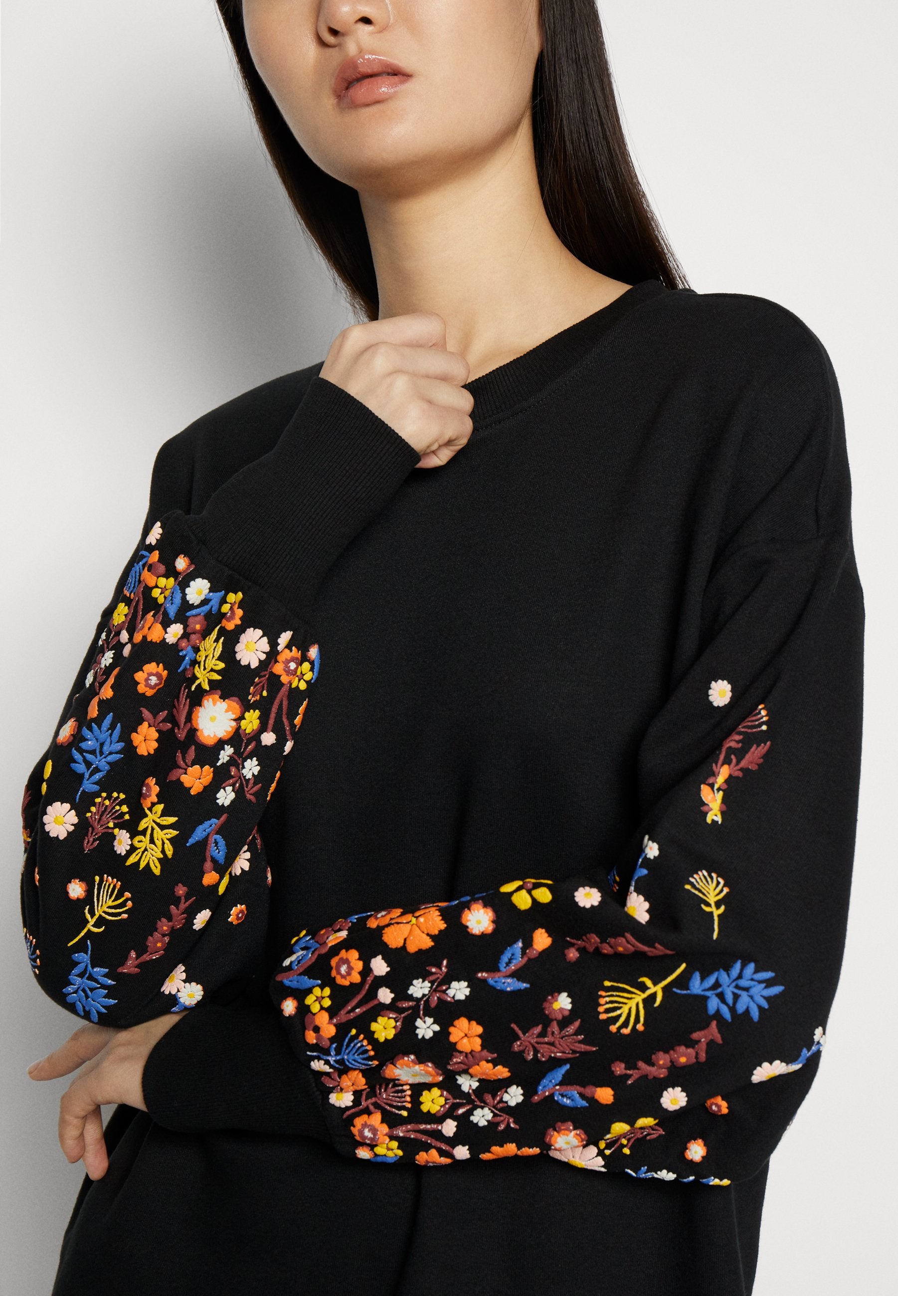 ONLBROOKE FLOWER DRESS Media 6