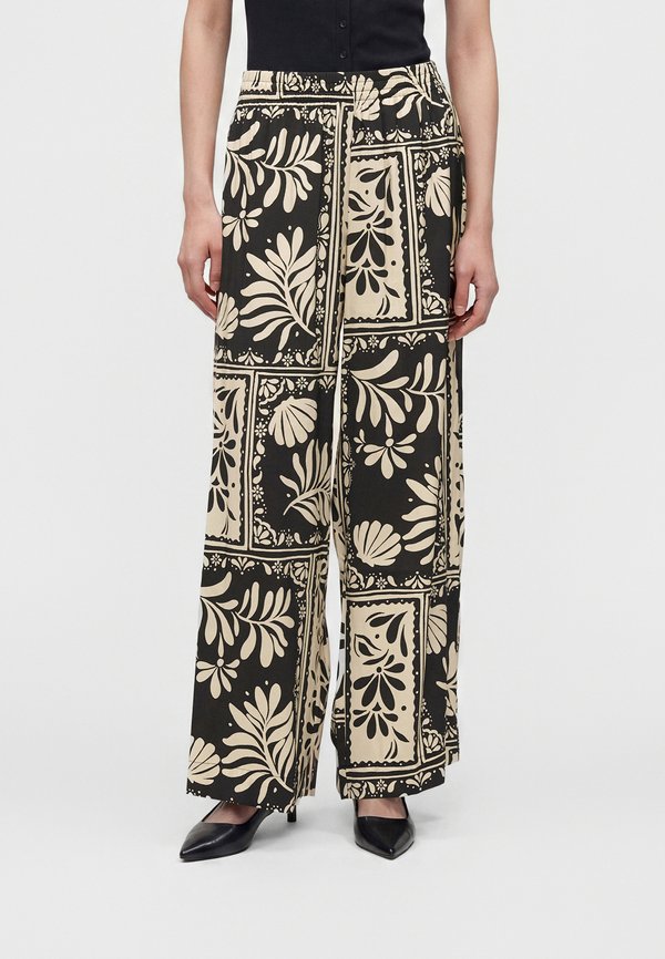 Vero Moda VMKELLY PANT - Trousers - black
