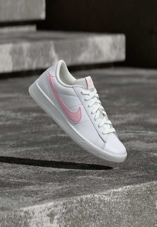Nike Sportswear TENNIS CLASSIC - Trainers - white/pink foam