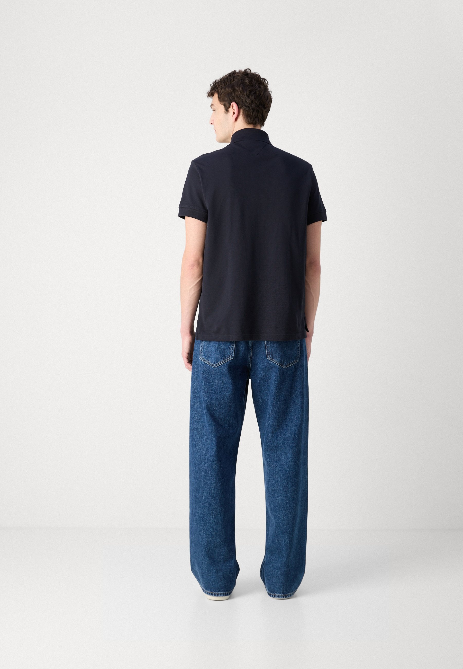 REGULAR FIT Media 5