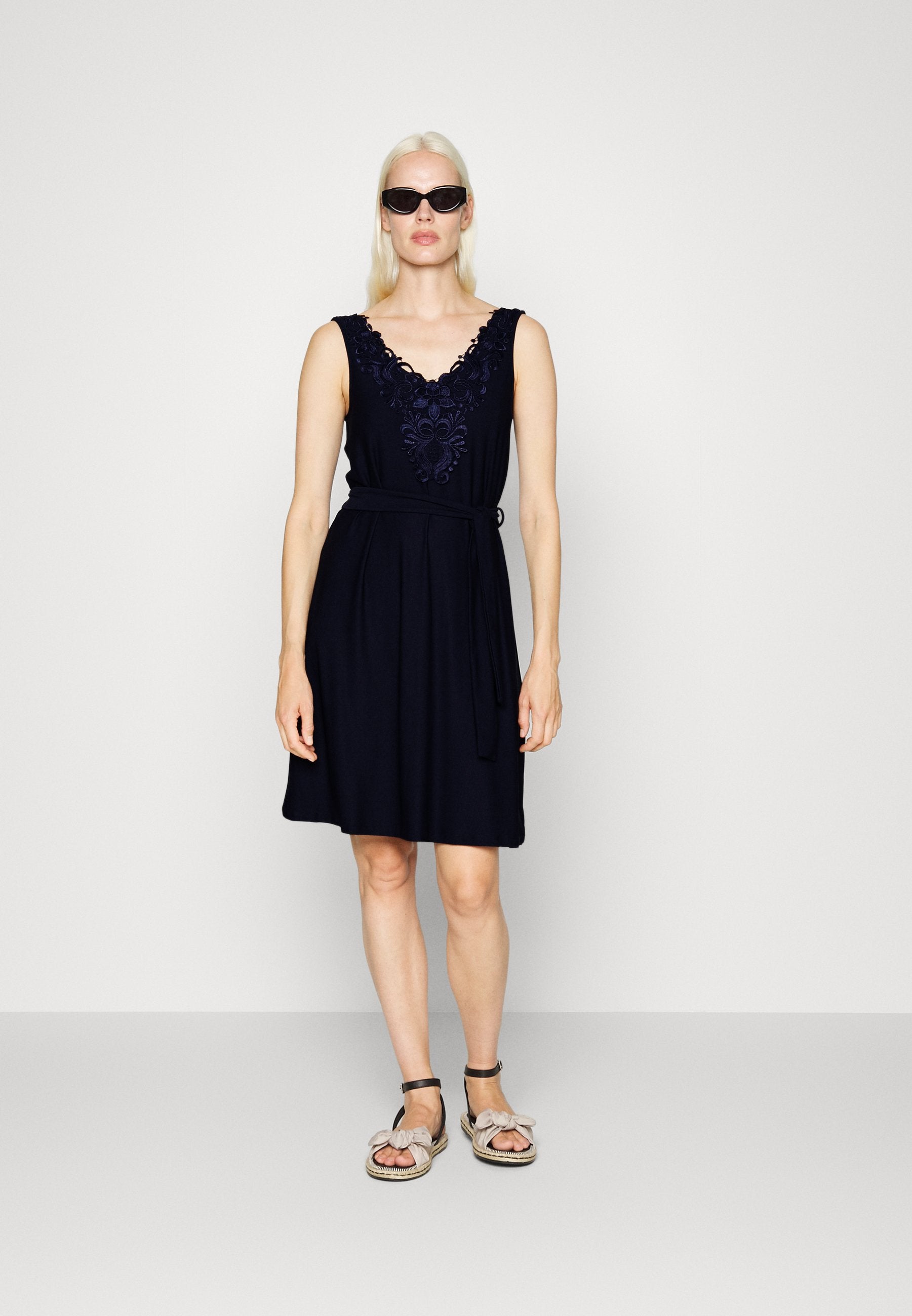 ONLNIDA DRESS Media 2