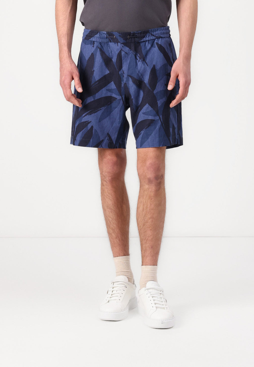 Esprit Shorts Media 3