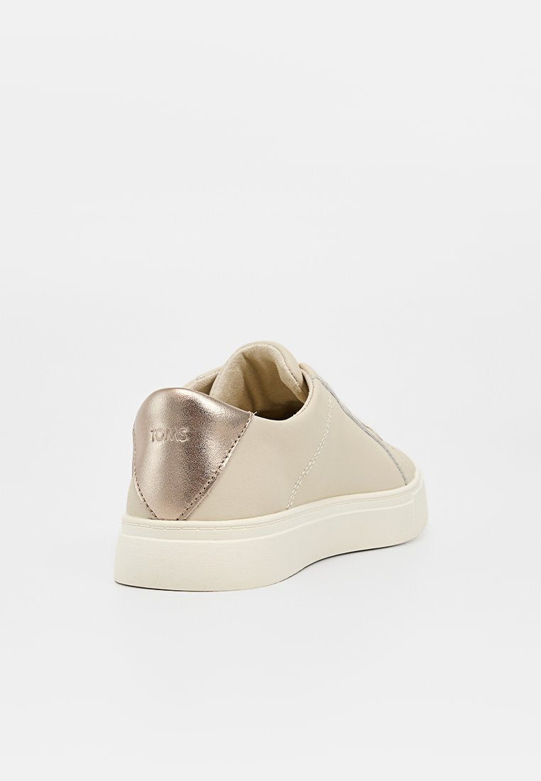 TOMS KAMERON