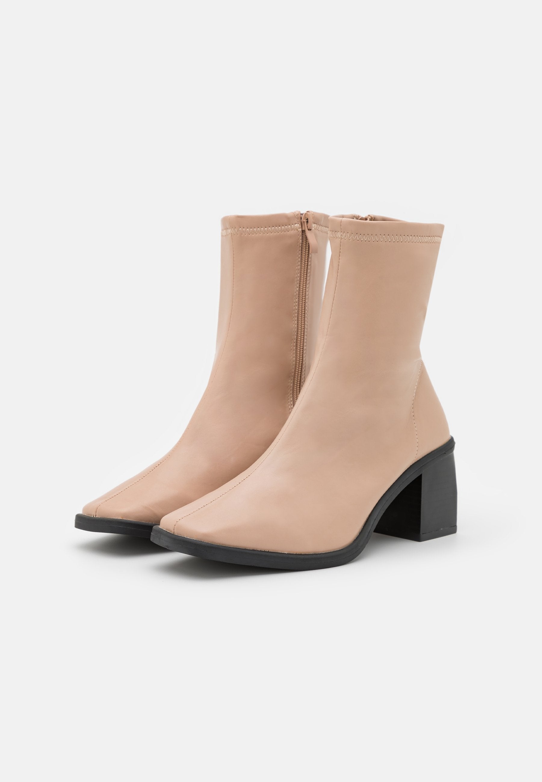 RAID Wide Fit WIDE FIT AVERIE