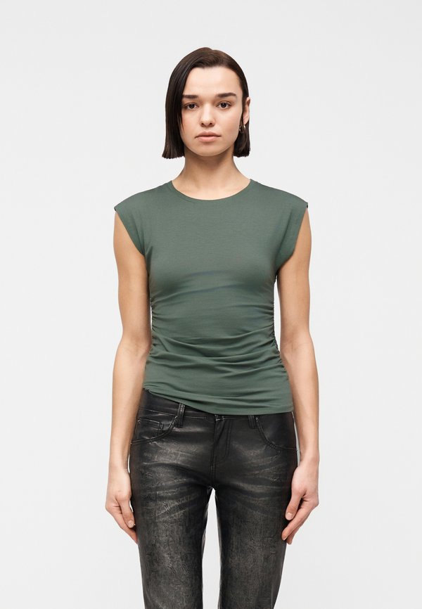 Vero Moda VMAVASARAH - Top - laurel wreath