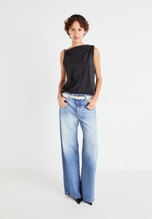 Weekday FITTED BOATNECK DRAPE