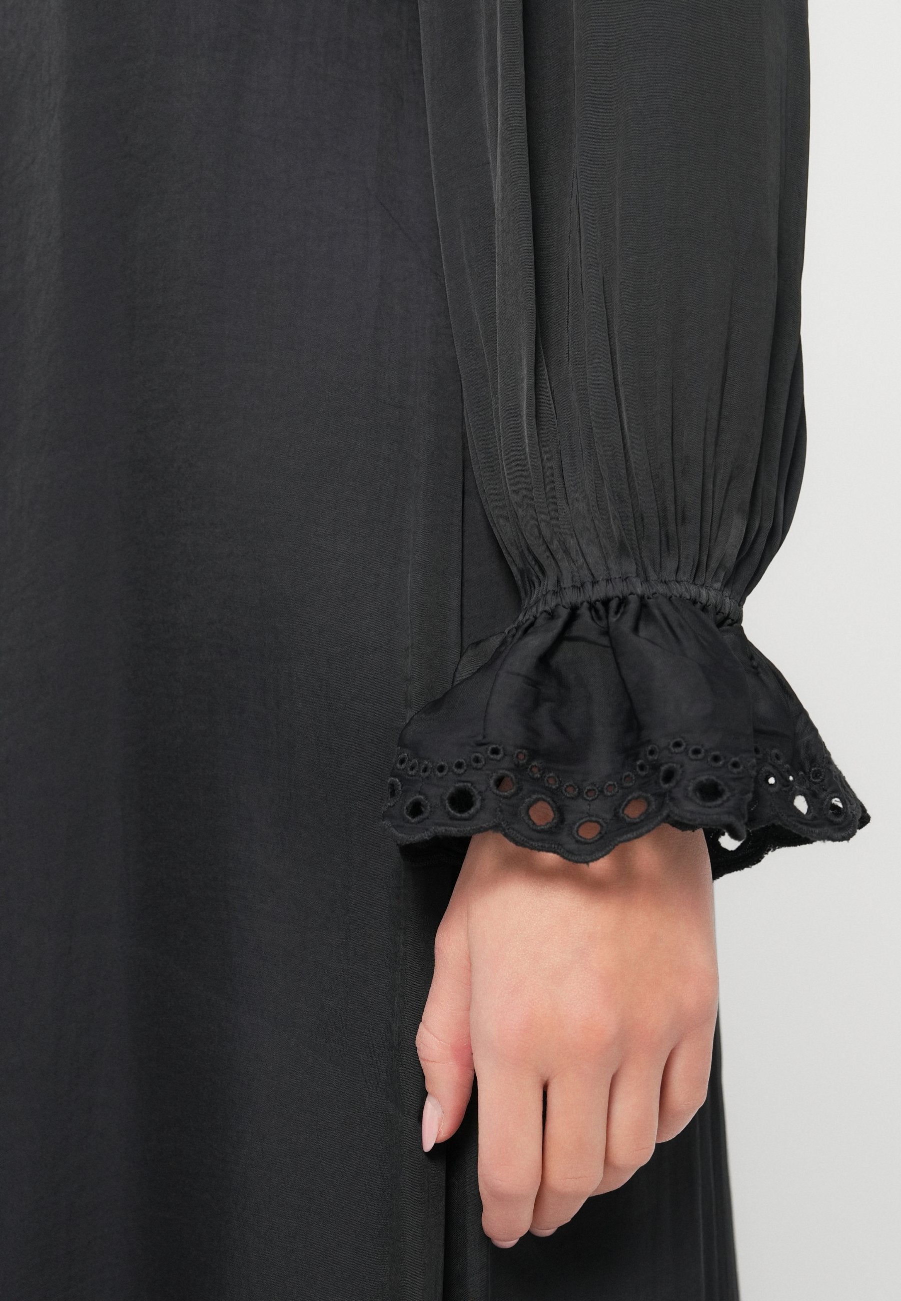 GAP V NECK MAXI DRESS