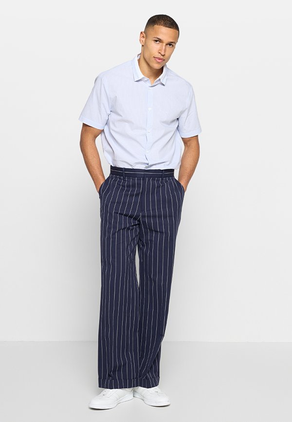 Armani Exchange REGULAR FIT
