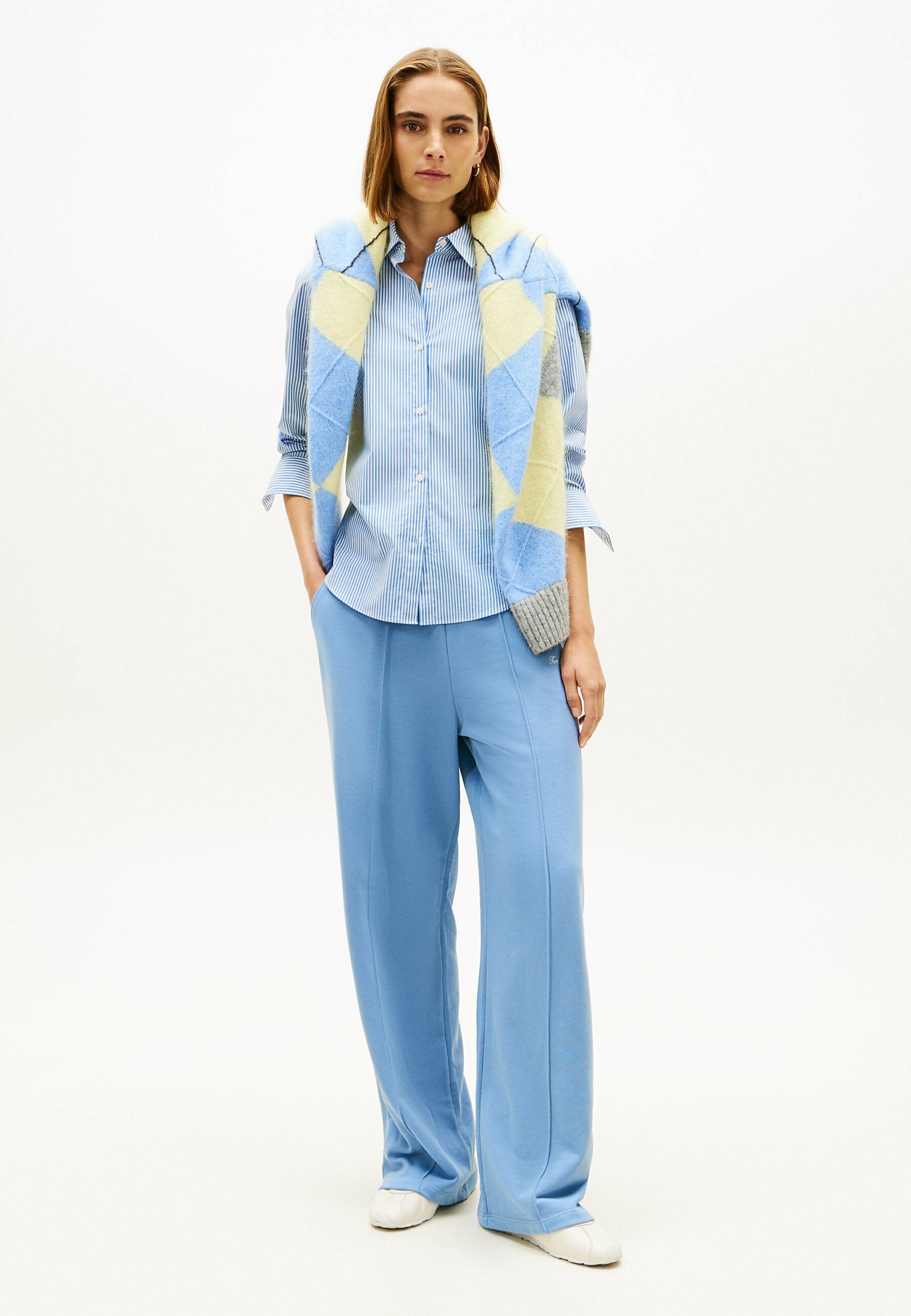 LOGO EMBROIDERY WIDE LEG JOGGERS Media 2