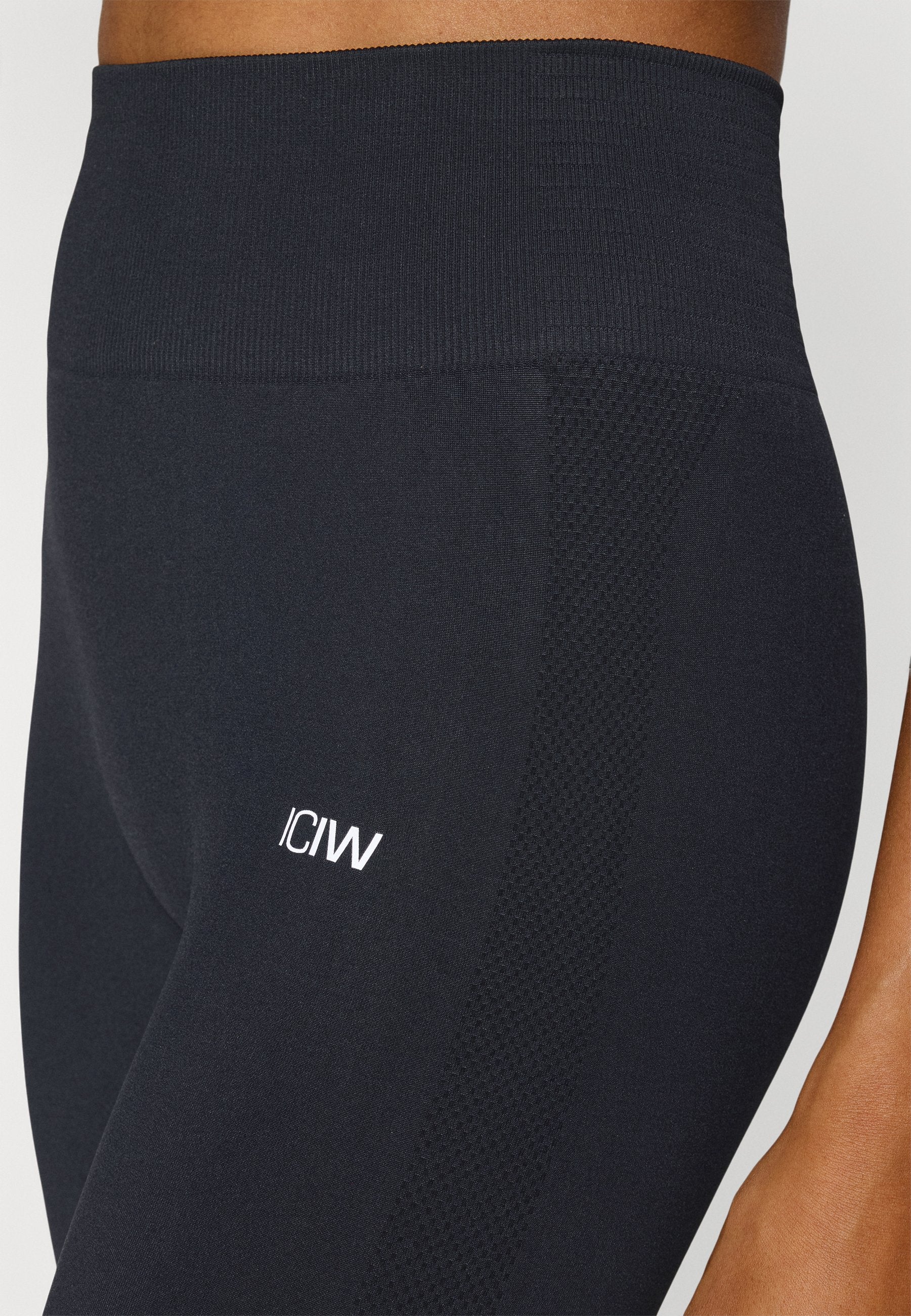 ICANIWILL DEFINE SEAMLESS POCKET