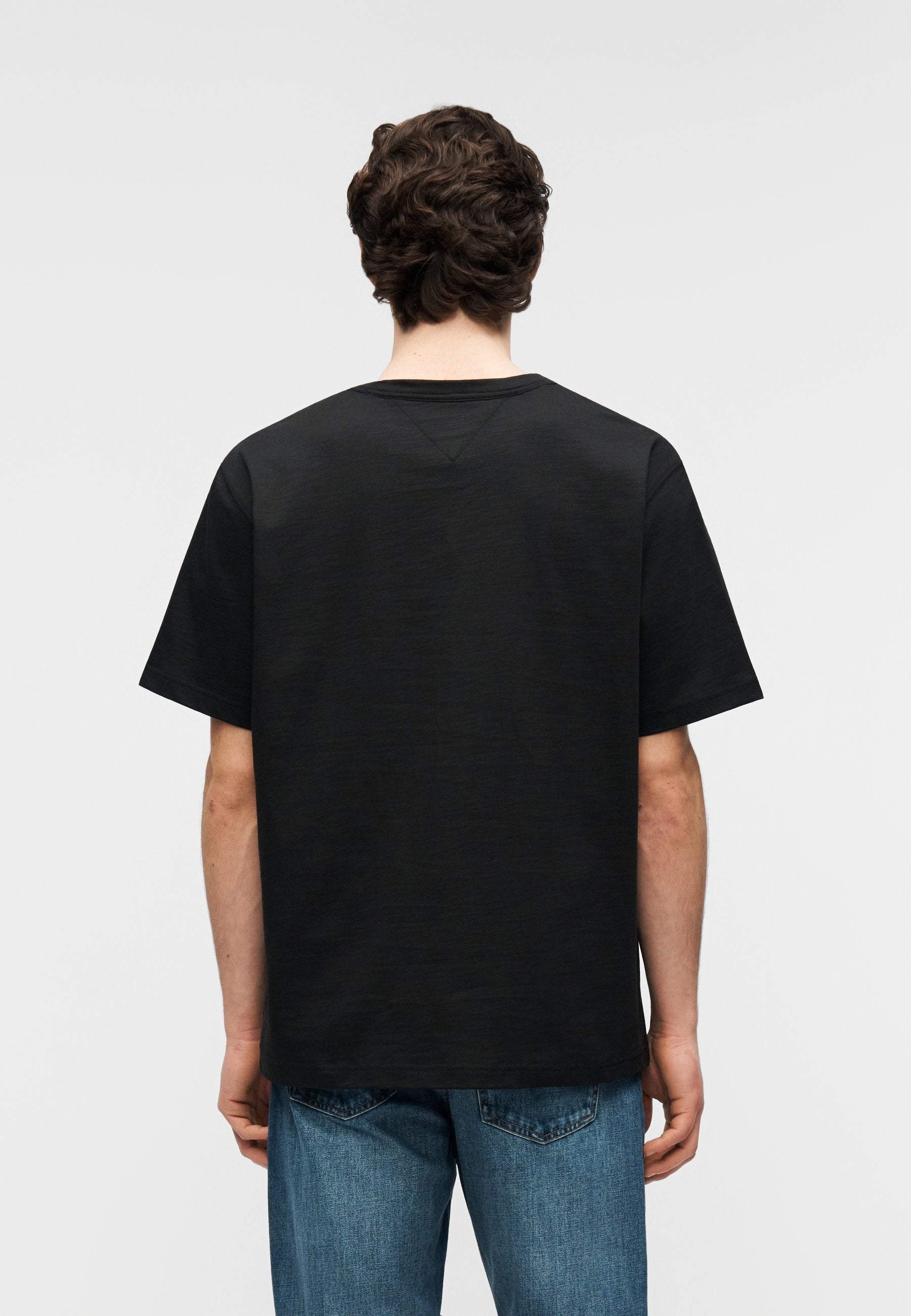 HERITAGE CREST LOGO TEXTURED JERSEY T-SHIRT Media 4