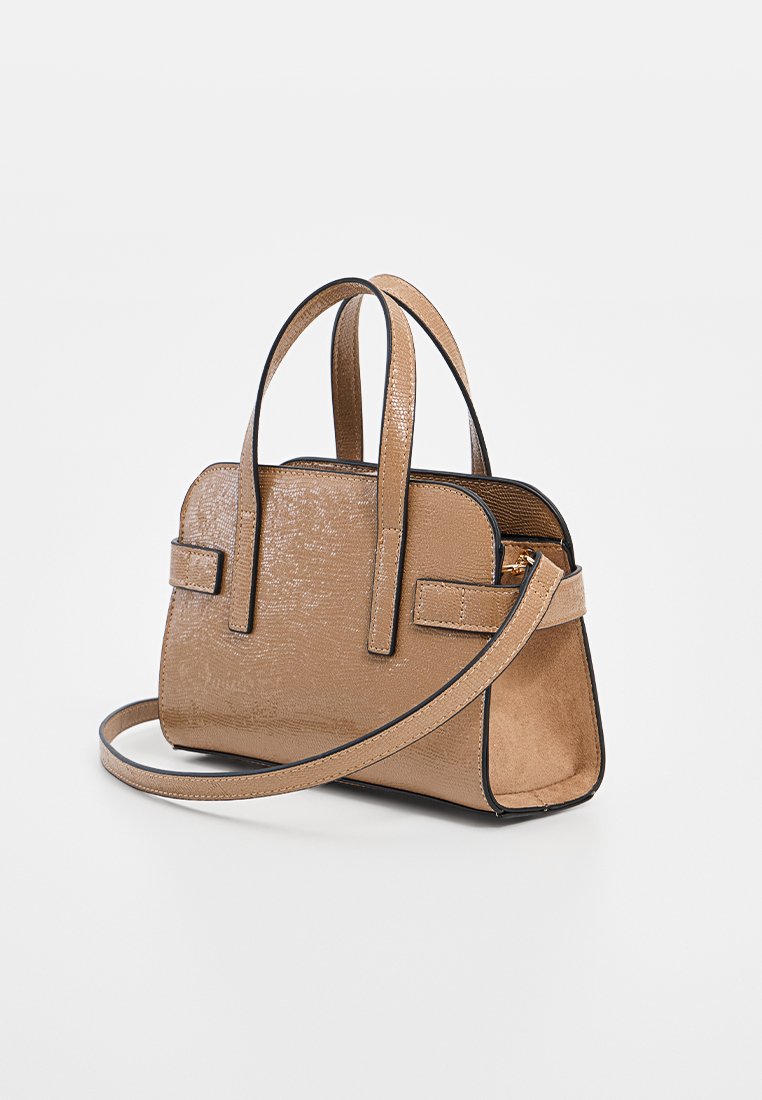 Dune London DELINEATE