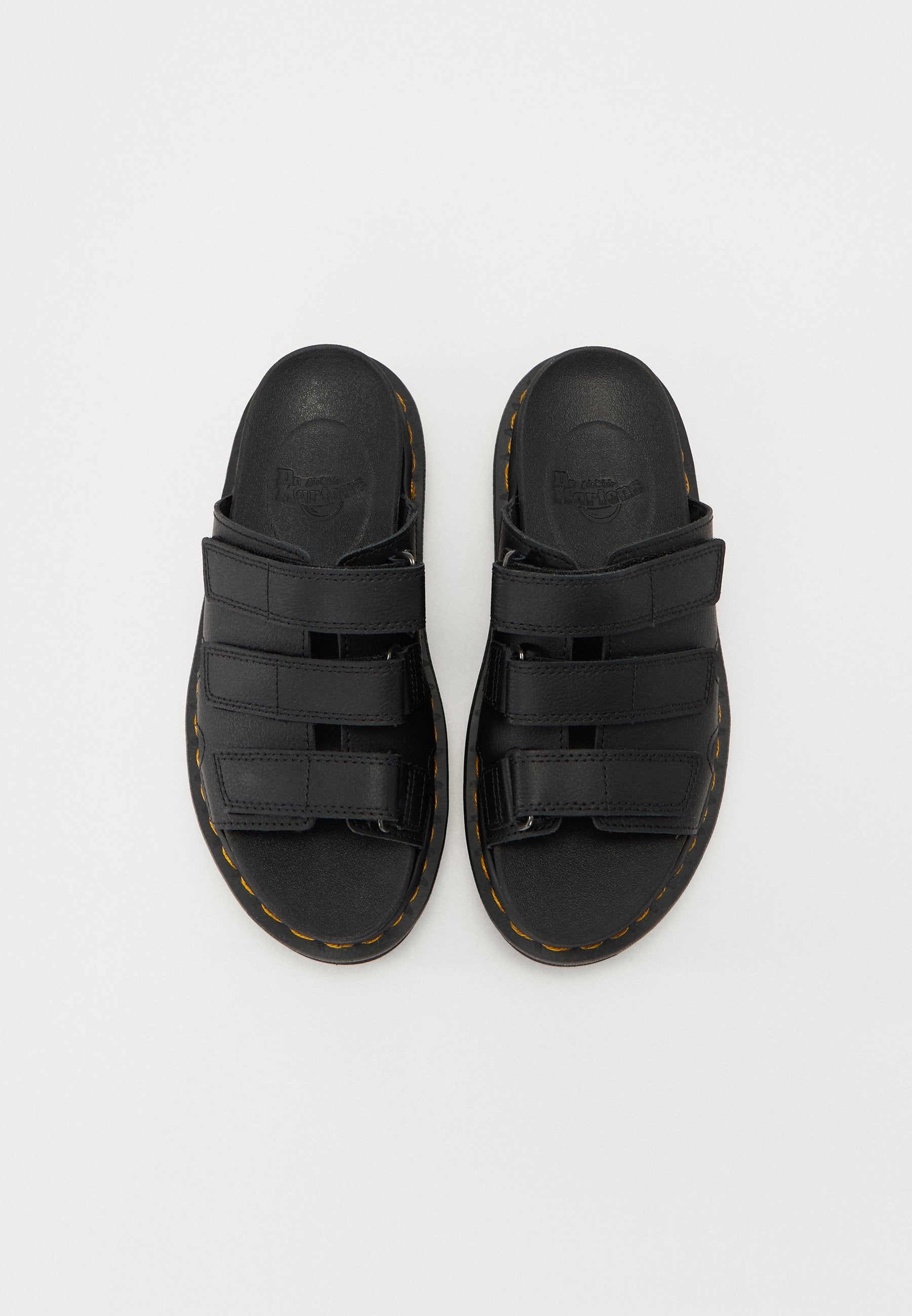 Dr. Martens RAINE