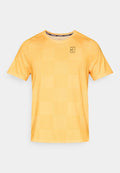 Nike Performance NIKECOURT ADVANTAGE PRINT - Sports T-shirt - laser orange/black